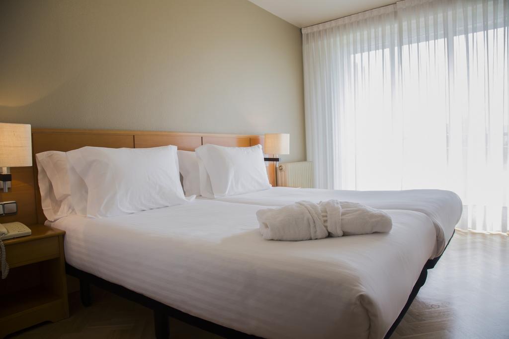 بنبلونة Suites Sercotel Mirasierra المظهر الخارجي الصورة