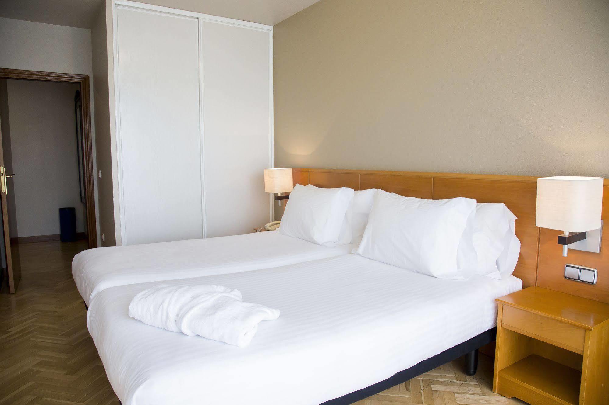 بنبلونة Suites Sercotel Mirasierra المظهر الخارجي الصورة