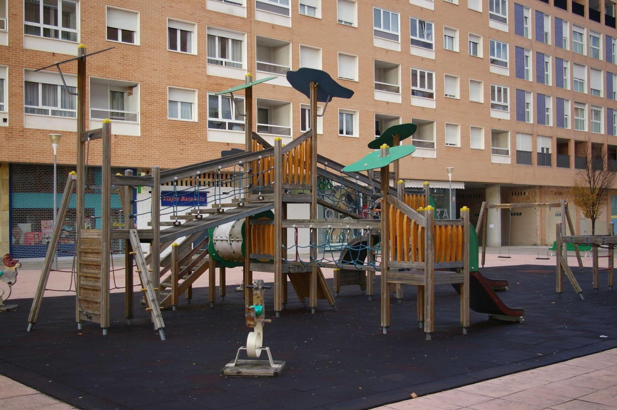 بنبلونة Suites Sercotel Mirasierra المظهر الخارجي الصورة